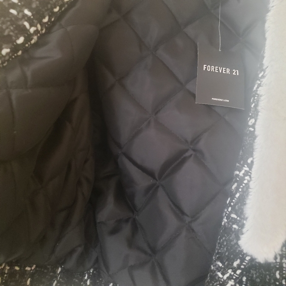 Forever 21 Crop Jacket - Picture 4 of 9